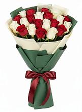 Букет Микс из красных и белых роз в Константиновке