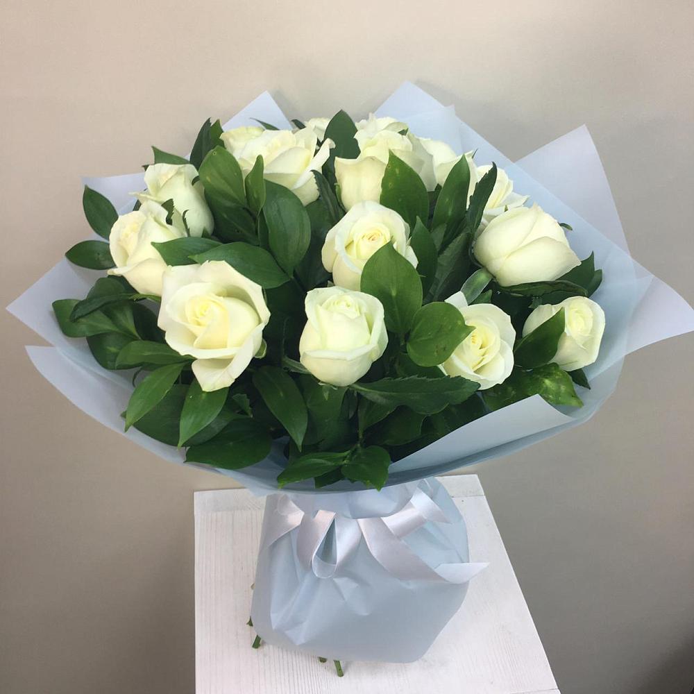 Букет 15 Белых роз Проуд в Константиновке