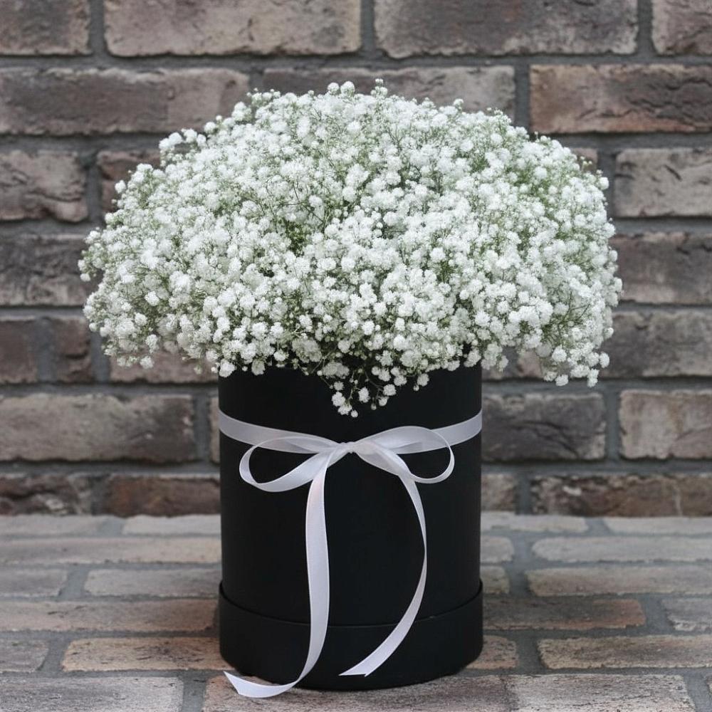 Цветочная композиция из Гипсофила в шляпной коробке в Константиновке