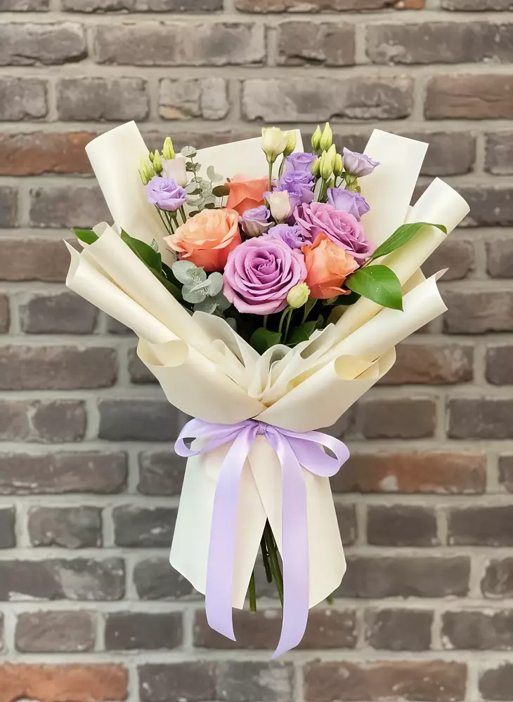 Букет цветов из: Лизиантусы и Розы в Константиновке