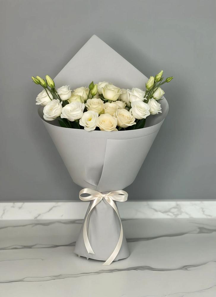 Букет цветов из: Розы и Лизиантусы в Константиновке