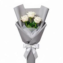 Букет 3 белые розы в Константиновке