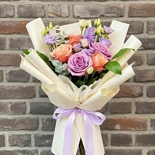 Букет цветов из:  Лизиантусы и Розы в Константиновке