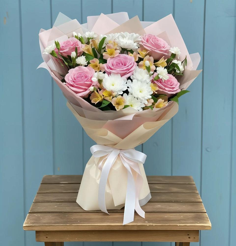 Букет цветов из: Гвоздики, Орхидеи и Розы в Константиновке