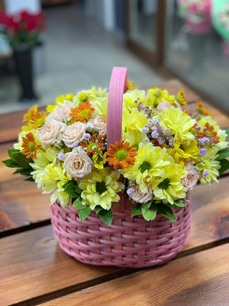 Цветочная композиция из Хризантемы и Розы в корзине в Константиновке