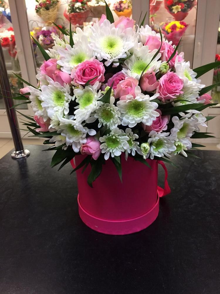 Цветочная композиция из Розы и Хризантемы в шляпной коробке в Константиновке